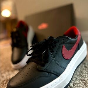 Nike Men's Black and Red Leather Sneakers